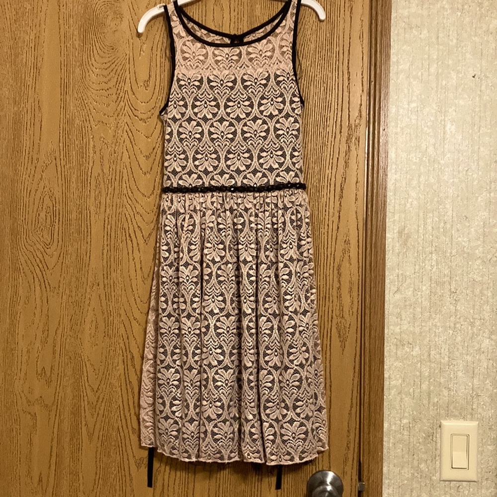 Kids formal dress Size: 12 color: pinkish white, and black Brand: speechless